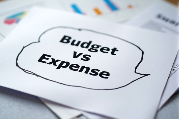 Comprehensive Excel Template for Comparing Budgets and Expenses